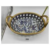 PORCELAIN BLUE/WHITE DOUBLE HANDLE VASE W/ GOLD