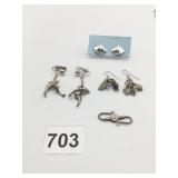 EARRINGS HORSE HEAD SILVER TONE SCREW BACK