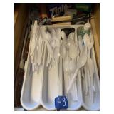PLASTIC UTENSILS IN DIVIDER, WOODEN HANDLE