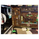 BUNGEES & TRINKETS ON DISHWASHER, STOVE AND