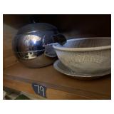 WEST BEND PENGUIN HOT AND COLD SERVER, STRAINER