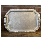 HAMMERED ALUMINUM SERVING TRAY WITH BIRD WITH