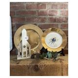 PLASTIC GOLD TONE CHARGER, WOOD CHURCH CANDLE
