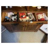 DOOR CONTENTS INCLUDING STATIONARY CARDS, MICRO