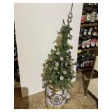 WACSTEINER BEER BARREL AND LIGH UP DECORATED TREE