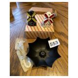 WINDMILL AND UMBRELLA SALT/PEPPER SETS