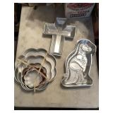 BAKING PANS GRADUATED SIZE, DINOSAUR CROSS