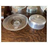 FOOTED CAKE PLATE WITH ALUMINUM CAKE DOME