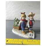 DENIM DAYS SCULPTURE WITH CHRISTMAS TREE