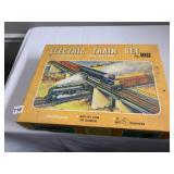VINTAGE ELECTRIC TRAIN SET BY MARX