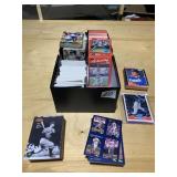 APPROXIMATELY 900 ASSORTED BASEBALL CARDS NICE