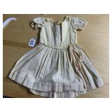 VINTAGE CHILDS DRESS .
