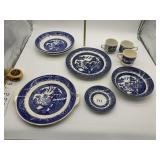 BLUE/WHITE PLATES, MUGS, ETC.