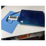 PLUS SIZE BODY SCALE NEW WITH HANDHELD READER