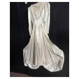 VINTAGE SECOND WEDDING GOWN WITH LACE COLOR