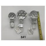 3 GLASS STOPPERS
