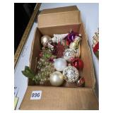 TREE ORNAMENTS , 1999 LENOX TREE ORNAMENT