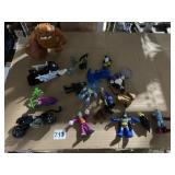 BATMAN AND OTHER FIGURES