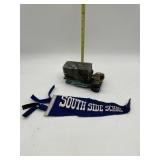 CAR SHAPED COIN BANK MISSING BACK WHEELS, MINI