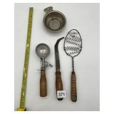 ICE CREAM SCOOPER, JUICER, WHISK, KNIFE