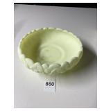 FENTON CUSTARD GLASS BOWL WATER LILY PATTERN,
