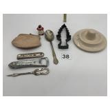 SMALL BLACK MAMMY ADVERTISING SHOE FASTNER,