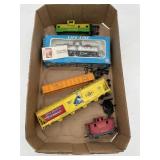 HO LIFELIKE V8 VEGETABLE CAR, NYC CAR BASE NOT