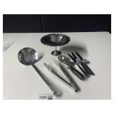 KITCHEN UTENSILS AND COMPOTE