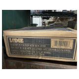 10QT LODGE CAST IRON DUTCH OVEN, NEW