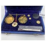 BRASS BALANCE SCALE 2, 5, 10 GM WEIGHTS PLUS ADD