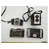 4 VINTAGE CAMERAS INCLUDING SPARTUS