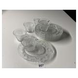 SNACK TRAY SET, 7 PLATES, 5 PLATES