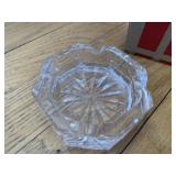 CLEAR GLASS ASHTRAY CHIP ON BASE