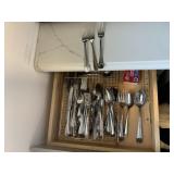 MIXED LOT OF STAINLESS-STEEL FLATWARE INCLUDING