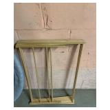 WOODEN WALL-MOUNTED PLATE RACK IN PALE GREEN