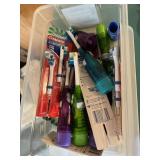 NEW TOOTH BRUSHES BATTERY OP AND HEADS IN CLEAR