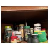 SPICE PLASTIC RACK AND CONTENTS