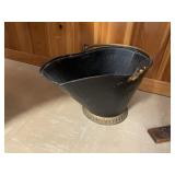 COAL SCUTTLE IN BLACK PAINTED METAL WITH