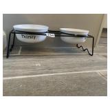 ELEVATED PET FEEDING STATION CONSISTING OF BLACK