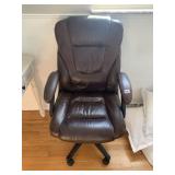 BROWN LEATHER EXECUTIVE OFFICE CHAIR WITH PADDED