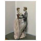 LLADRO PORCELAIN STATUE OF STANDING COUPLE, MALE