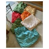 OVAL, ROUND, AND SQUARE TABLE CLOTHS, ROUND HAS