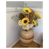 MODERN VASE WITH DECORATION IN LIGHT AND DARK