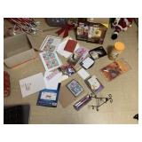 MIXED LOT OF STATIONERY AND CRAFT SUPPLIES