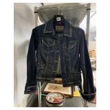 GUESS DENIM JACKET NICE DETAIL ON BACK