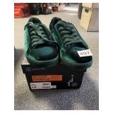 NEW GREEN SZ. 8 LACE SHOES