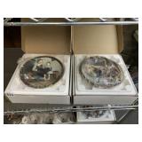 2 COLLECTOR PLATES IN BOX