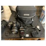 NIKON D200 DIGITAL CAMERA WITH FLASH UNIT AND CASE