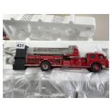 FRANKLIN MINT - AMERICAN LAFRANCE FIRE TRUCK