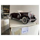DIE-CAST MODEL - 1932 DUESENBERG ROADSTER,